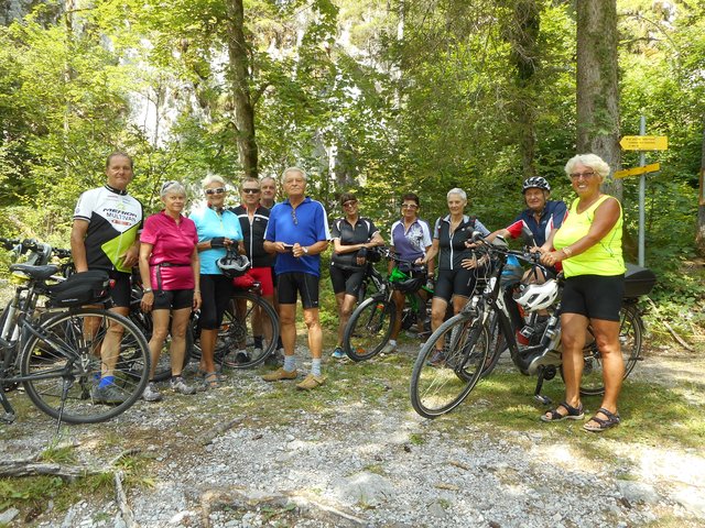 Die Traisner Naturfreunde in der Falkenschlucht. | Foto: H. Beyerl