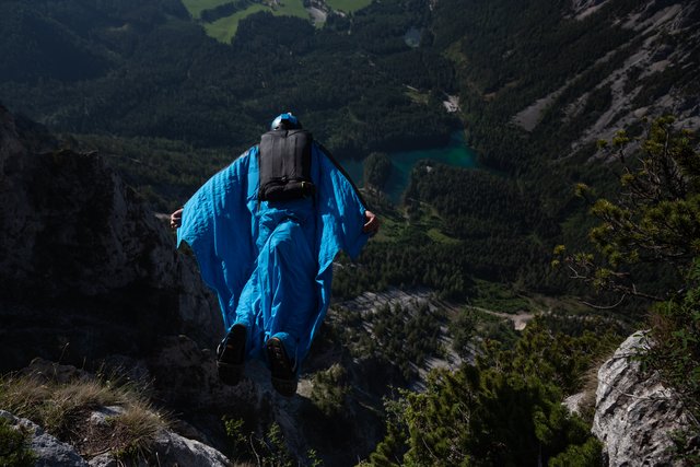 Absprung vom Exit-Point: Nach zwei Minuten ist der Flug zu Ende. | Foto: Monika Mehlmauer