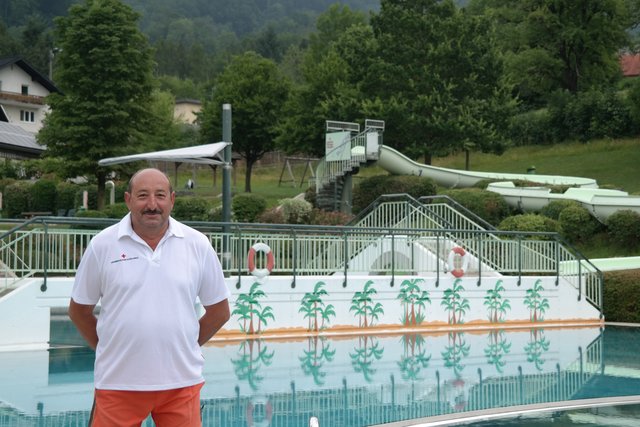 Karl Radner, Bademeister im Freibad Kirchdorf und ehrenamtlicher Mitarbeiter im Rettungsdienst und der Katastrophenhilfe.  | Foto: Rotes Kreuz