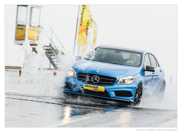 Das richtige Verhalten im Fall von Aquaplaning sollte gut geübt werden.  | Foto: Christian Houdek