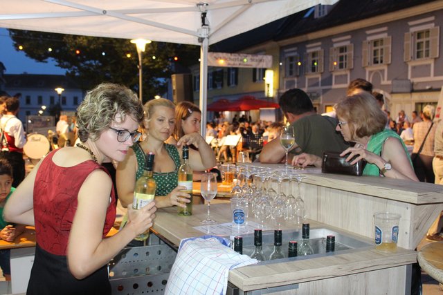 Für reichlich Getränke und Speisen war wie immer gut gesorgt.  | Foto: Katrin Löschnig