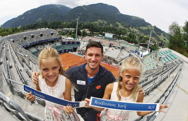 Dennis Novak trifft auf seinen Landmann. | Foto: GEPA Pictures