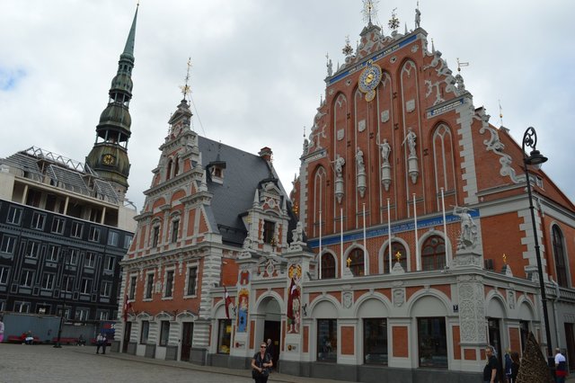 Riga ist ein städtisches Juwel mit  Häusern in der Altstadt  vom Mittelalter bis zum Jugendstil.  | Foto: Schechtner