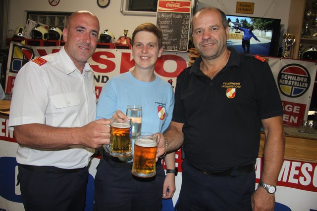 Kommandant Stefan Wöhrer, Vizebürgermeisterin Michaela Schneidhofer, Werner Heiden (Kdt. FF Leobersdorf).