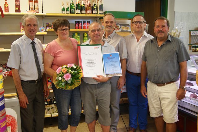 Edeltraud und Johann Rauch bekamen Besuch von WK-Obmann Günther Stangl, Bürgermeister Johann Kaufmann, Gemeinderat Manfred Walter und Vizebürgermeister Fritz Pferschi (v.l.).
