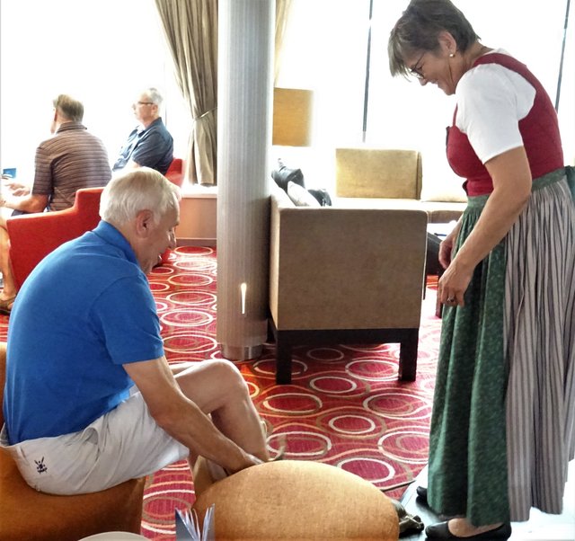 Hinein in die Hose | Foto: G.Kraft