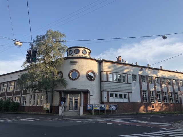 Im Franckviertel findet sich außergewöhnliche Architektur - hier das Volkshaus Franckviertel, 1929 von Architekt Kurt Kühne errichtet. | Foto: BRS/Gschwandtner