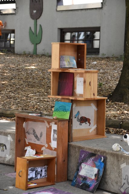 Im Workshop "Wunderwesen" konnten die Kinder in die Welt der Farben eintauchen.  | Foto: Barbara Fluckinger