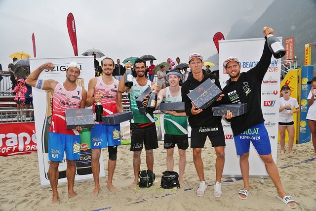Siegerfoto aus Ebensee: v.l.n.r.:
Thomas Kunert/Daniel Müllner (Silber), Georgios Kotsilianos/Jakob Reiter (Gold) und Mathias Seiser/Moritz Kindl (Bronze)