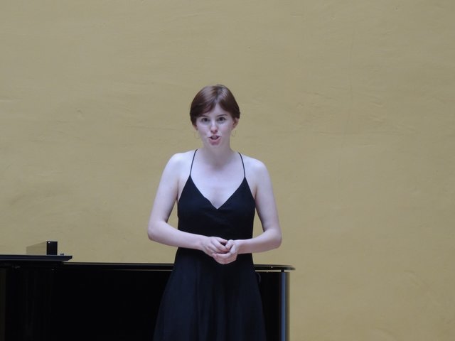 Auch heuer wieder großartig, die erst 17-jährige Sonja Nothbauer mit "Der Zauberer" von W.A. Mozart. 