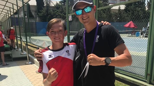 Matthias Ujvary mit seinem Trainer Stefan Rettl.