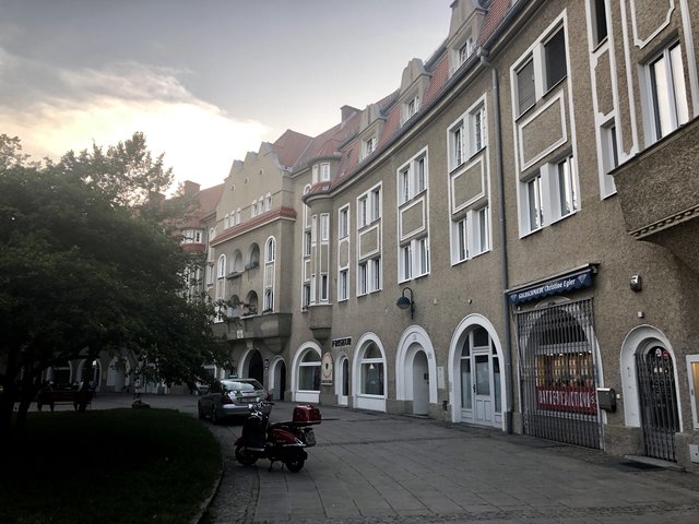 Die Wimhölzel-Bauten mit dem Brunnenplatz gelten als Zentrum des Franckviertels. | Foto: BRS/Gschwandtner