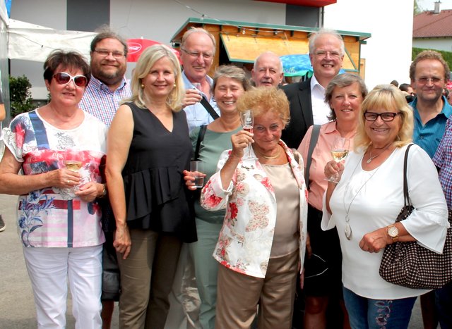 Monika Trötzmüller, GR Mag. Klaus Bergmaier, Mag.a Elisabeth Kreuzhuber, Günther Thalhammer, GRin Gabriele Mayer, Hildegard "Lily" Obrotzberger (vorne), Josef Wittmann (hinten), Bgm. Dr. Reinhard Resch, Romana Wurm, Maria Machon, Manfred Wurm | Foto: privat