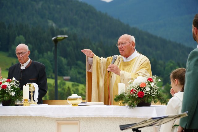Pfarrer Donatus Wagner hielt die Festmesse. | Foto: Reichel