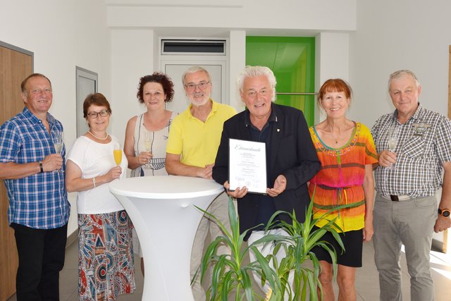 Am Bild: Die Stadträte Josef Eibensteiner, Liane Schuster und Klaudia Atteneder, Bgm. Maximilian Igelsböck, OI Christian Springschitz, Mag. Roswitha Springschitz und Vizebgm. Karl Eichinger | Foto: © Stadtgemeinde Groß Gerungs