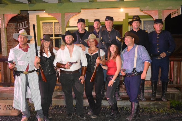 Die Showgruppe "Eiserner Pfeil" bot wieder eine spannende Westernshow.