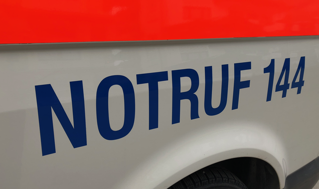 Unfall heute in Niedernsill: Bei einem Zusammenstoß zweier Firmenautos bei der Tanstelle in Niedernsill wurden acht Einheimische verletzt.  | Foto: BBL