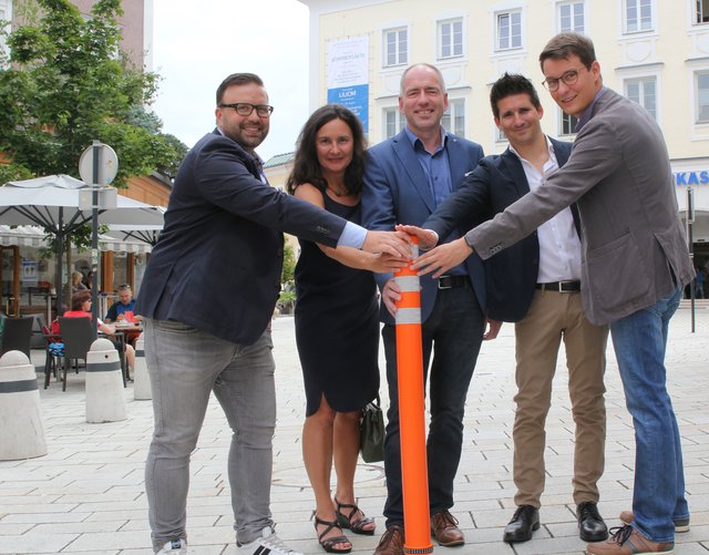 v.l. Martin Bock (SPÖ), Christine Seemann (Grüne), Bgm. Alexander Stangassinger (SPÖ), Oliver Mitterlechner (BASIS, i.V. Verkehrsstadtrat Peter Mitterlechner) und Florian Scheicher (Vize.Bgm. ÖVP). | Foto: STGHA