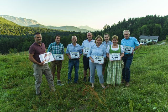 Clemens Schnaitl, Anton Nussbaumer, Josef Felleitner, Franz &amp; Karin Kaltenleitner, Franz Schögl, Angela Schallmeiner &amp; Albert Zopf. | Foto: Naturpark Attersee-Traunsee/Pumberger