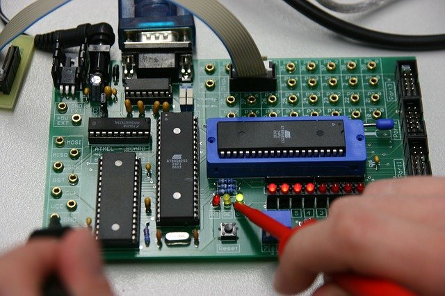 Im PMS Technikum stehen Räumlichkeiten für die FH-Studierenden bereit