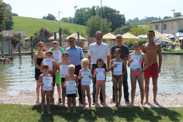 Julia Gebetsroither, Gerhard Brantner, Bürgermeister Dieter Lang, Amtsleiter Christian Mairhuber und Sedin Basic (v.l.) | Foto: Marktgemeinde Gallspach