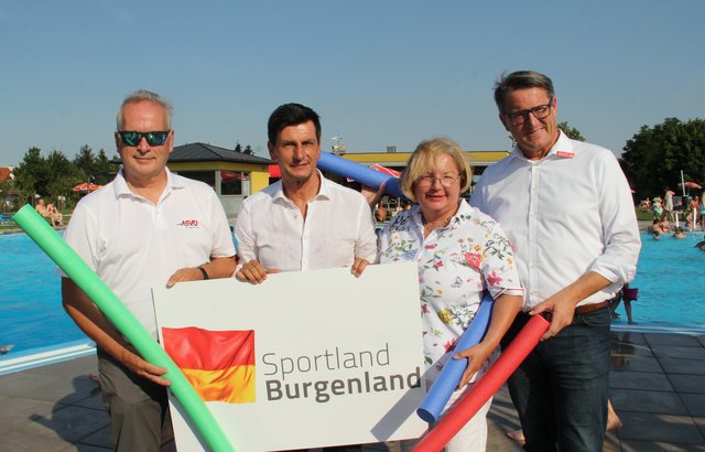 Präsentieren den kostenlosen Schwimmkurs: ASVÖ-Präs. Robert Zsifkovits, LR Christian Illedits, Sportunion-Präs. Karin Ofner und ASKÖ-Präs. Alfred Kollar