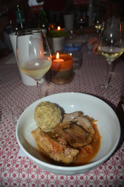 Kulinarische Köstlichkeiten und hervorragende Weine wurden zum Gaumenschmaus.