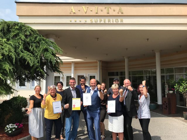 Das AVITA-Team freut sich über mehrfache Auszeichnungen. | Foto: AVITA Resort Bad Tatzmannsdorf