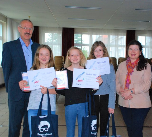 Die Karte des Teams Lena Altrichter, Katrin Weber und Tanja Wessely wurde als österreichweiter Gewinner ausgezeichnet. | Foto: Gymnasium Waidhofen