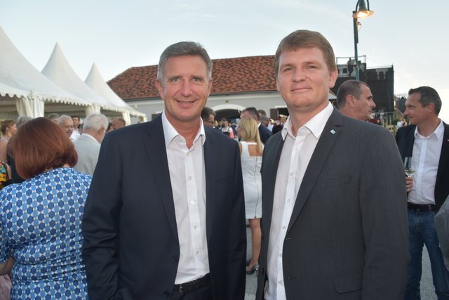 Rot und Schwarz traut vereint: Ewald Schnecker (SPÖ, links) und Bernhard Hirczy (ÖVP). | Foto: Martin Wurglits