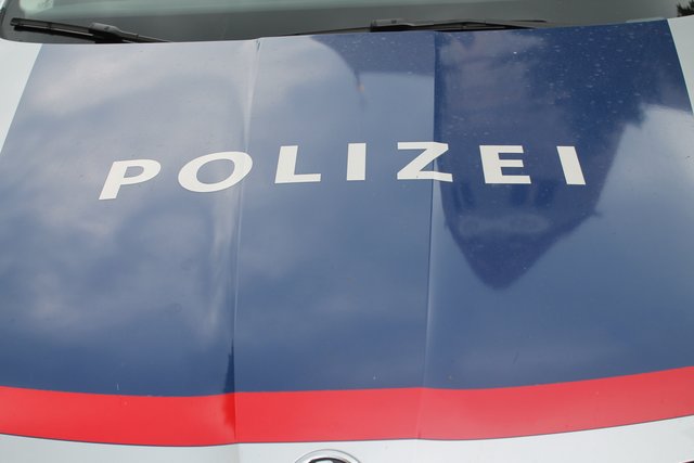 Die Polizeiinspektion Strass i. Z. bittet um Hinweise