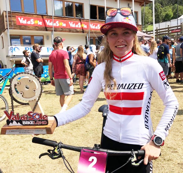 Nach einer starken Leistung im Val di Sole landete Laura Stigger im U23-Weltcup-Rennen auf dem dritten Rang. | Foto: Ernst Lorenzi