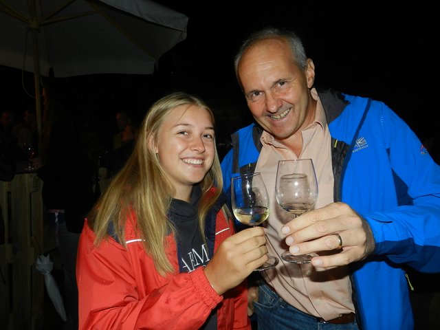 Merle Göber. Wolfgang Reisinger
Tranken ein gutes Achterl Wein