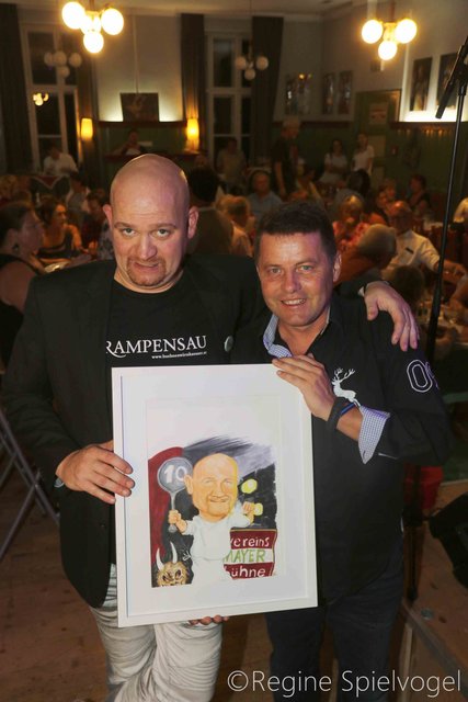  Cartoonist Michael Hendrix zückte seinen Buntstift zur Jubiläumszeichnung für den Küchenchef.