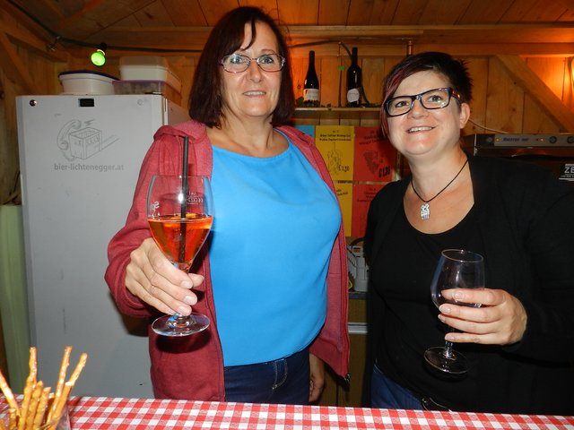 Margot Ott, Ursula Mader
Haben am Feuerwhrfest vieles zu besprechen