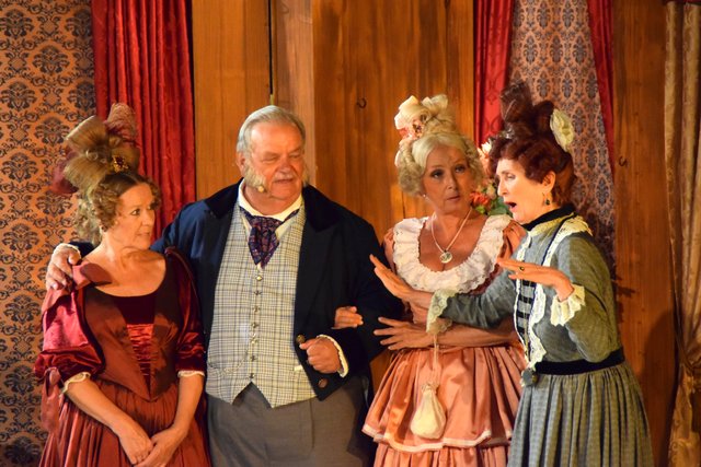 Dorothea "Madame Knorr" Parton, Gerhard "Zangler" Ernst, Irene "Frau von Fischer" Budischowsky und die großartige Linde "Fräulein Blumenblatt" Prelog.