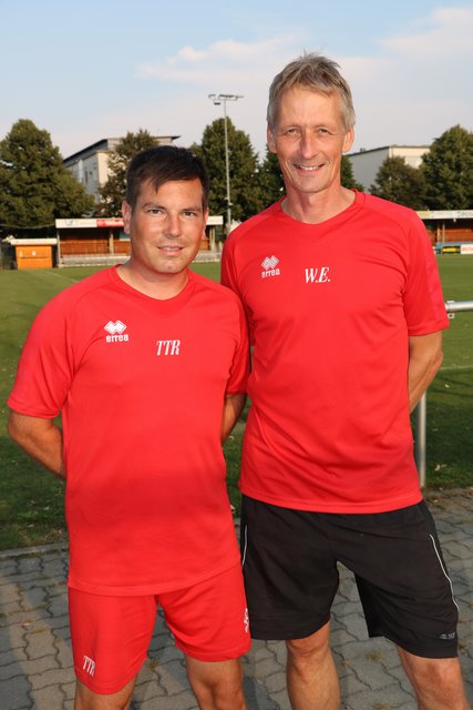 Co-Trainer Simon Sadnek mit Trainer Wolfgang Eberhard (v. li.) | Foto: kope