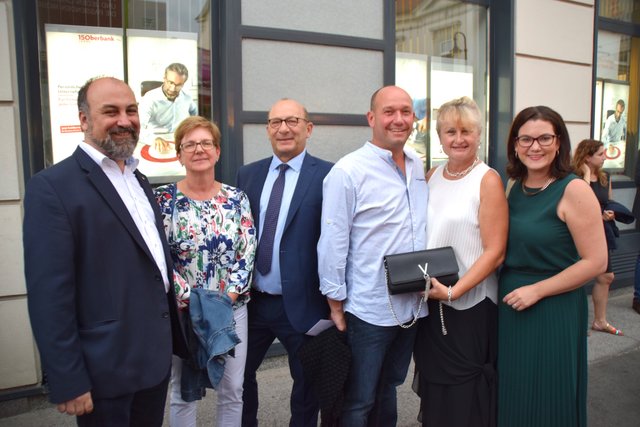 Vizebürgermeister Othmar Holzer mit Daniel Pollak, Gabriele Frithum und Melanie Erasim.