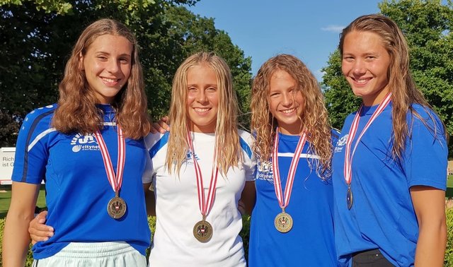 Lisa Ebster, Sara Plattner, Miriam Langhofer und Jana Kulova freuen sich über Bronze bei den Staatsmeisterschaften