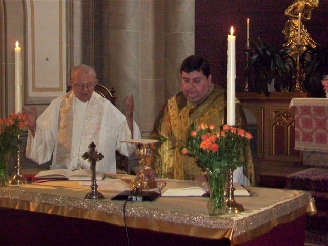 Festmesse mit Pater Anton Kendöl und Pater Mario Marchler.