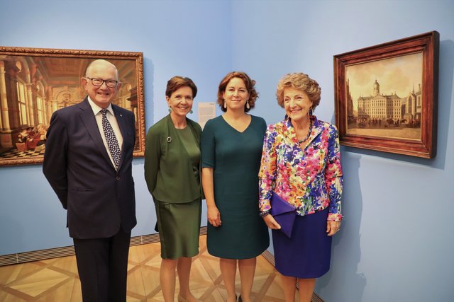 Prinzessin Margriet der Niederlande mit ihrem Mann, Pieter van Vollenhofen; Landtagspräsidentin Brigitta Pallauf; Elisabeth Resmann, Geschäftsführerin des DomQuartiers Salzburg