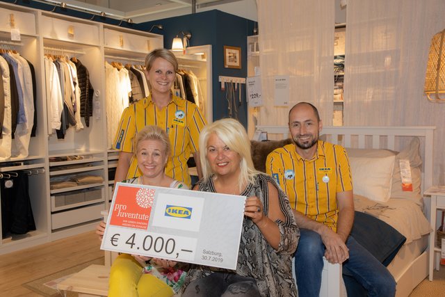 Christina Wurzer, Commercial Activity Leader & Marketing Ikea Salzburg, Susanne Molar, Geschäftsführung Pro Juventute, Claudia Geiger, Pressesprecherin Pro Juventute und Christian Schwendinger, Business Navigation und Operations Manager Ikea Salzburg.