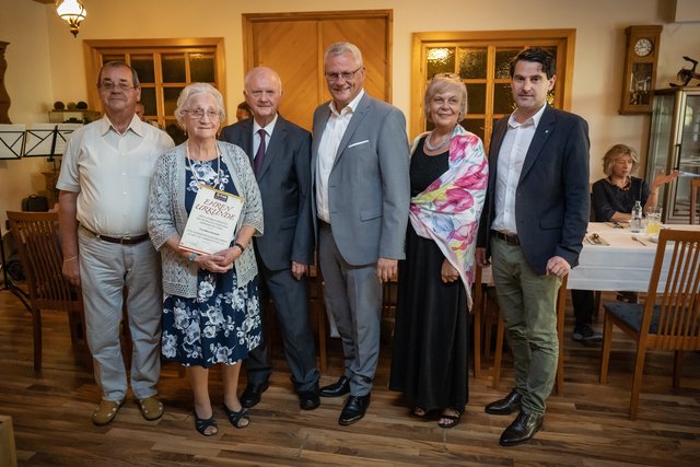 Der Seniorenbund Großhöflein-Müllendorf feierte sein 40-jähriges Jubiläum. Bei dieser Gelegenheit wurden auch zahlreiche verdiente Funktionäre geehrt. | Foto: Seniorenbund Bgld.