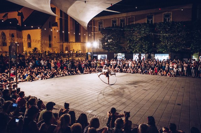 Full House in Villach. Die Stadt war ziemlich voll, zum Straßenkunstfestival. Genutzt haben dies nicht alle .... | Foto: Gillner