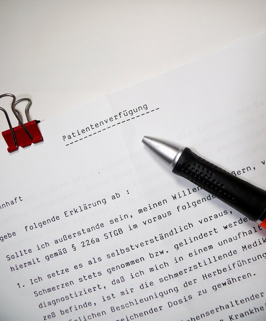 Rechtsanwalt MMag. Dr. Jakob Margreiter, LL. M., klärt über die Patientenverfügung und Vorsorgevollmacht auf.