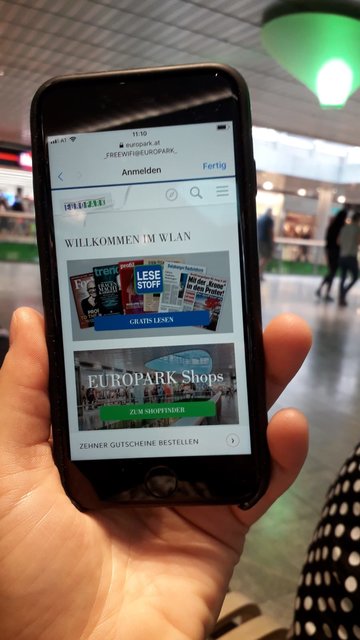 Logt man sich im WLAN des Einkaufszentrum ein erscheint automatisch der neue virtuelle "Lesestoff"-Kiosk.