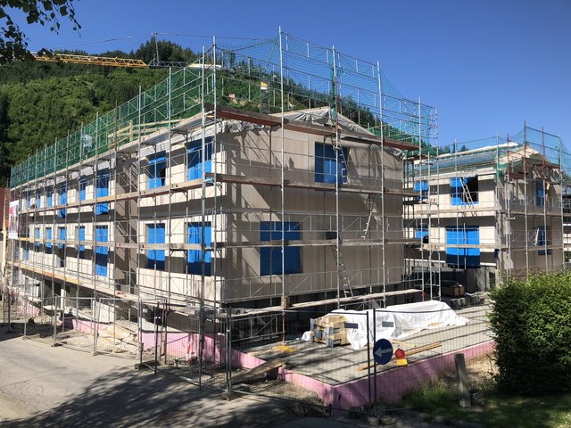 Mit der Dachgleiche und der Fertigstellung des Rohbaus ist das erste Etappenziel des neuen Stanzer Ortszentrums erreicht.