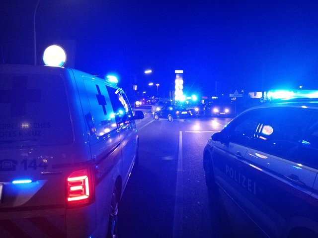 Die Mopedlenker wurden medizinisch versorgt.