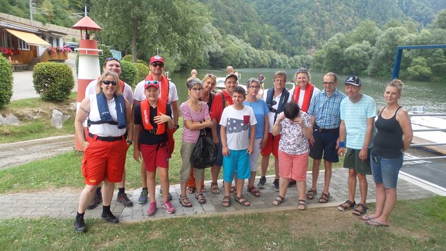 Klienten der Lebenshilfe Trofaiach nach der Bootsübung mit der Österreichischen Wasserrettung. | Foto: KK