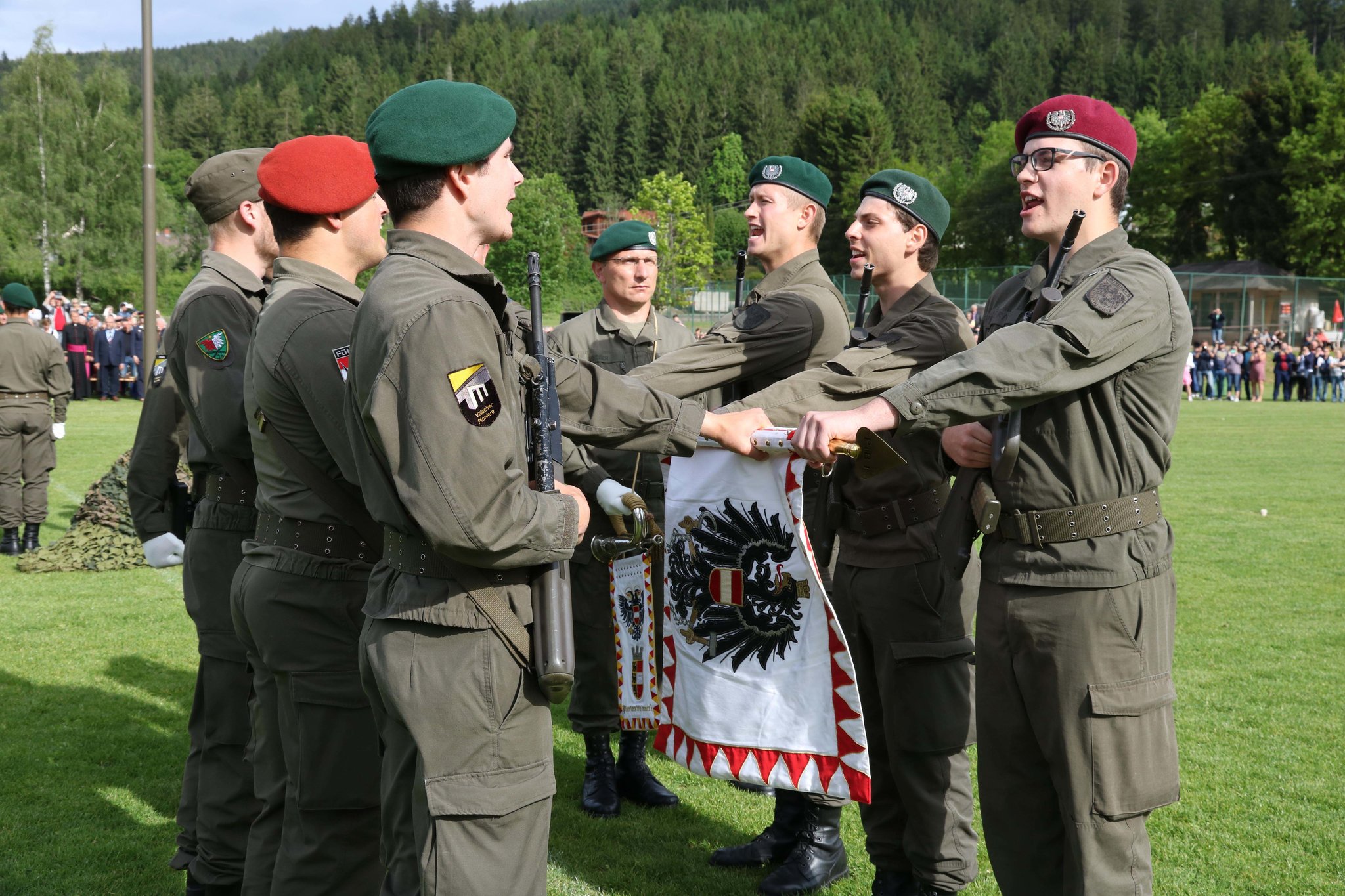 Oesterreichisches Bundesheer Oebh Bonnet En Polaire Original Usage main image 1